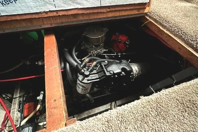 Slide: The Image of Engine compartment of a 1989 Carver 32 Aft Cabin Motor Yacht. - 30