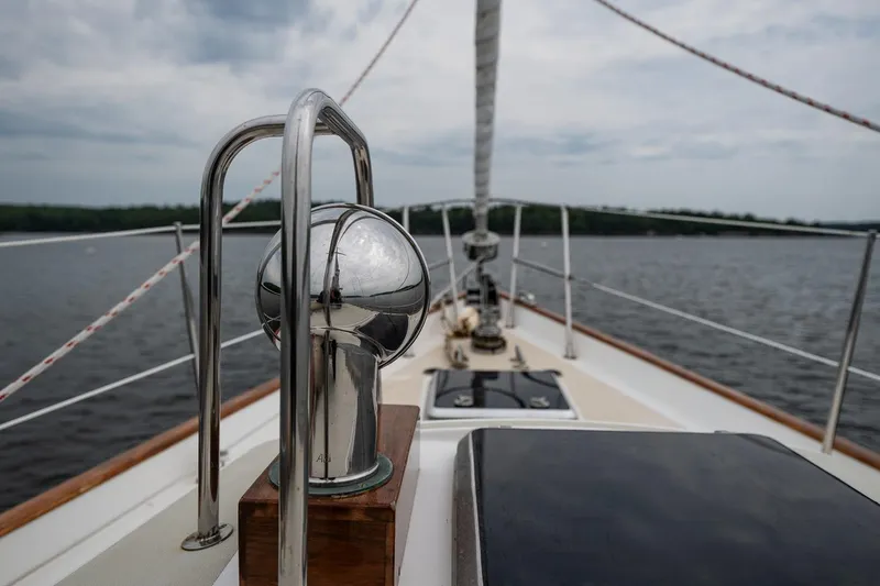 Slide: The Image of Sailing on a 1992 Morris Ocean Series 44 yacht, view of deck and railing. - 11
