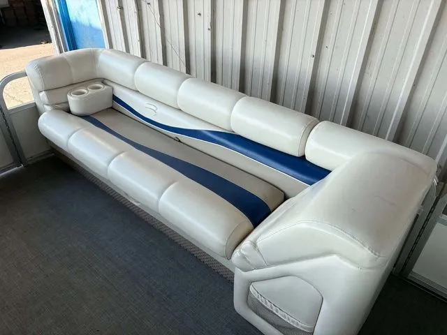 Slide: The Image of Bennington 2250LX 2002 - 4