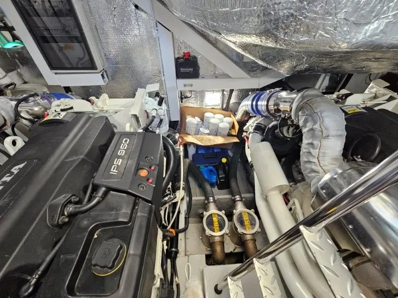 Slide: The Image of Sunseeker Predator 57 2016 - 32