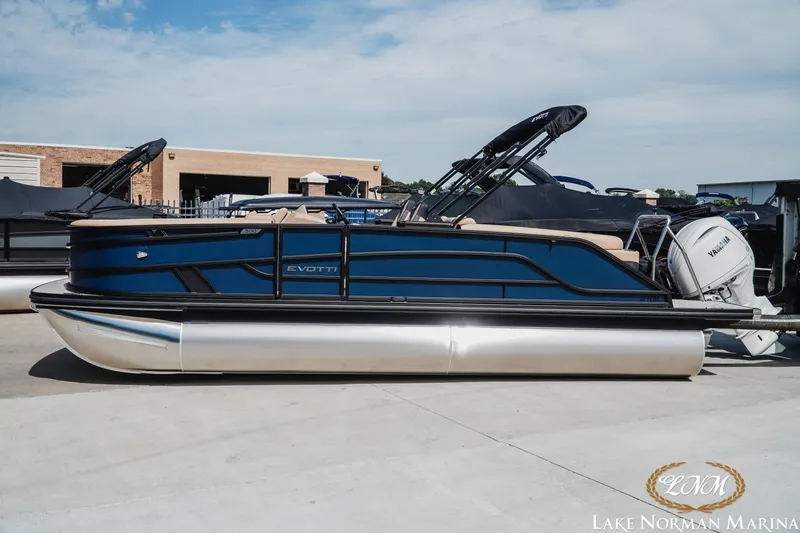 The Image of 2027 Evotti 521QL pontoon boat with Yamaha engine at Lake Norman Marina. - 1