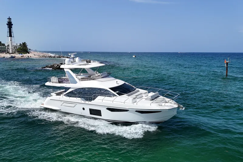 The Image of Azimut Fly 60 2021 - undefined