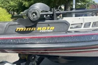 Slide: The Image of 2014 Skeeter ZX200 boat with Minn Kota Fortrex trolling motor. - 10