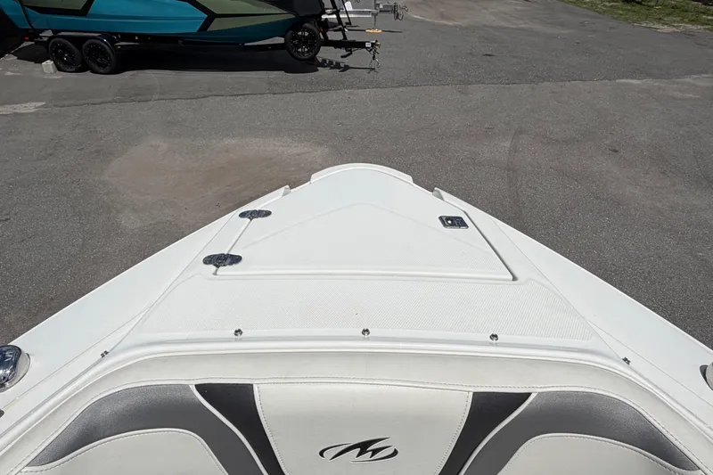 Slide: The Image of Bow view of a 2015 Monterey 288SS Super Sport boat on a trailer. - 53