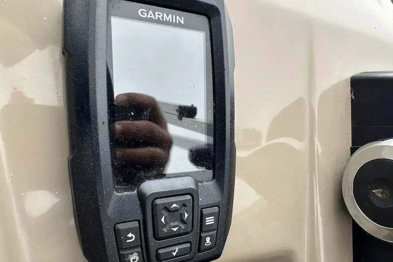 Slide: The Image of Garmin device on 2019 Bennington 20 SLM boat dashboard, close-up view. - 3