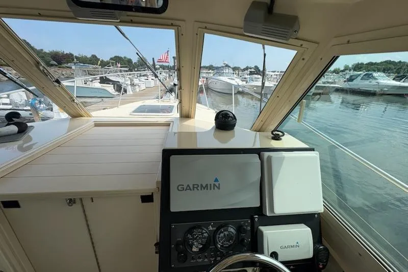 Slide: The Image of Interior view of 2003 Albin 28 Tournament Express boat with Garmin navigation system. - 20