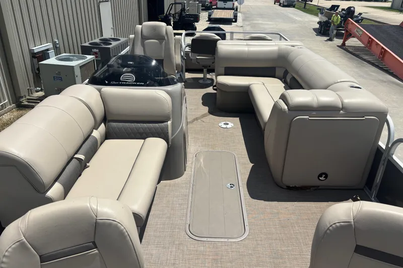 Slide: The Image of 2020 Sun Tracker Fishin' Barge 22 XP3 with spacious seating and modern design. - 4