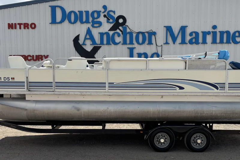 The Image of 1997 Northwood 24' Pontoon boat at Doug's Anchor Marine dealership. - 0