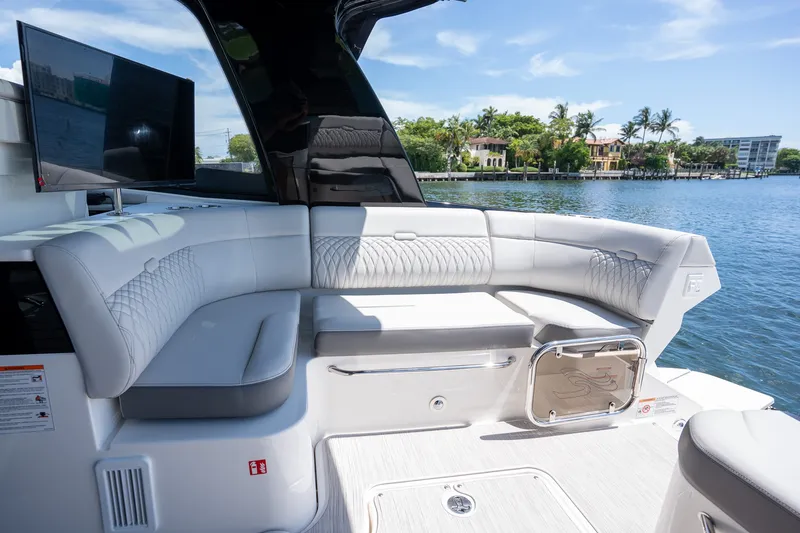 Slide: The Image of Sea Ray Sundancer 370 Outboard 2026 - 11