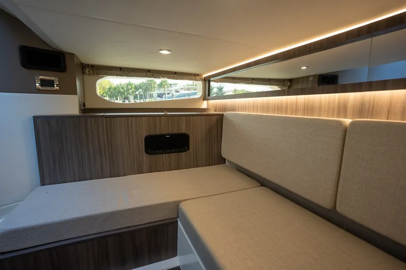 Slide: The Image of Sea Ray Sundancer 370 Outboard 2026 - 25