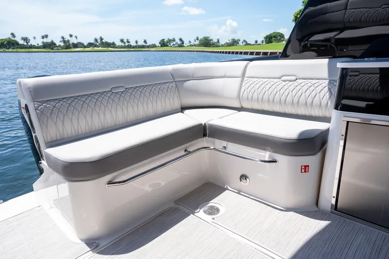 Slide: The Image of Sea Ray Sundancer 370 Outboard 2026 - 13