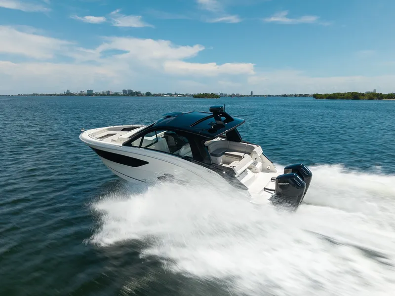 Slide: The Image of Sea Ray Sundancer 370 Outboard 2026 - 9