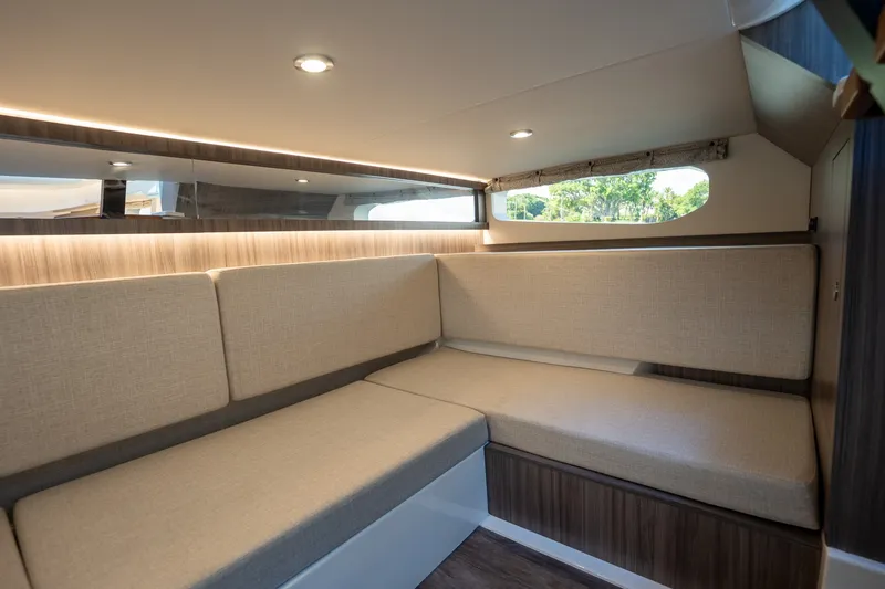 Slide: The Image of Sea Ray Sundancer 370 Outboard 2026 - 24