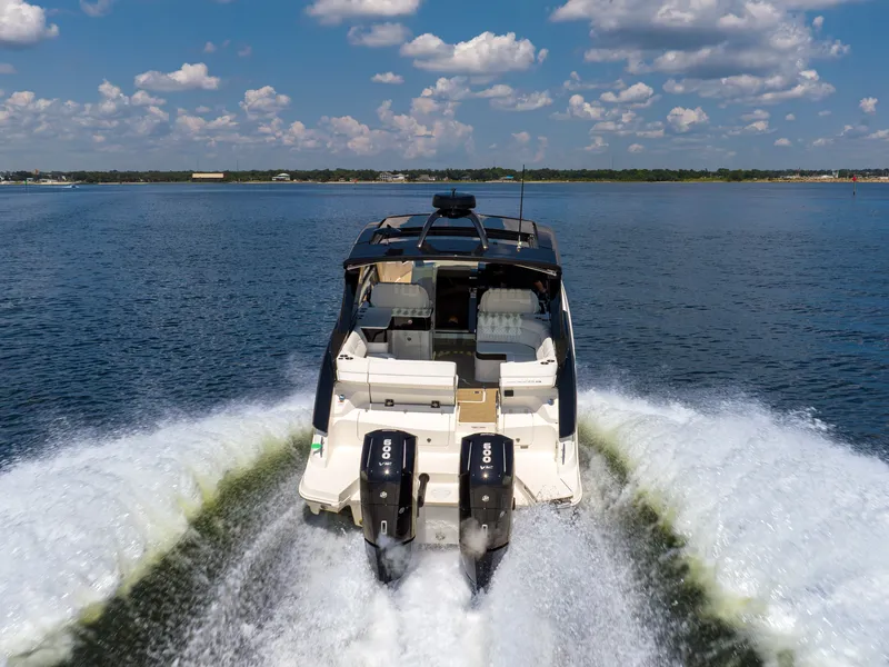 Slide: The Image of Sea Ray Sundancer 370 Outboard 2026 - 7