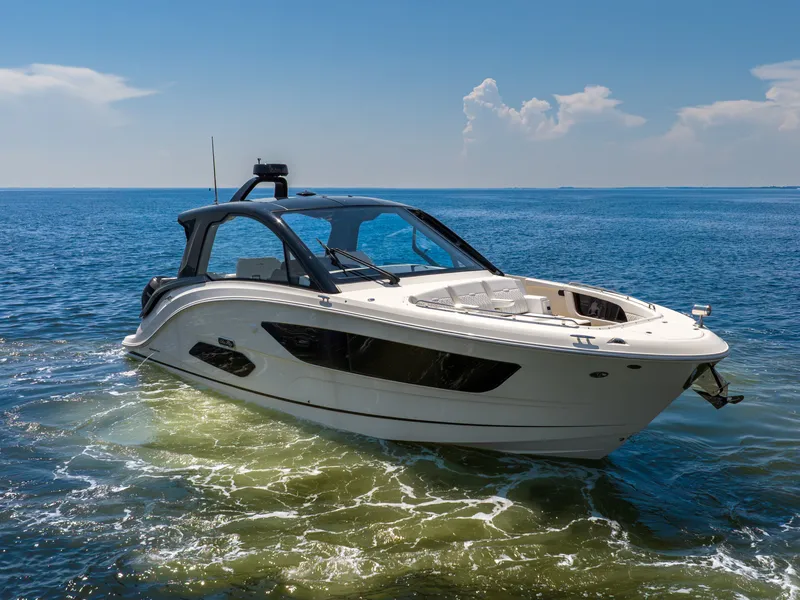 Slide: The Image of Sea Ray Sundancer 370 Outboard 2026 - 23