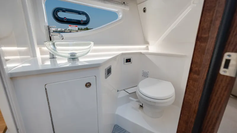Slide: The Image of Sea Ray Sundancer 370 Outboard 2026 - 73