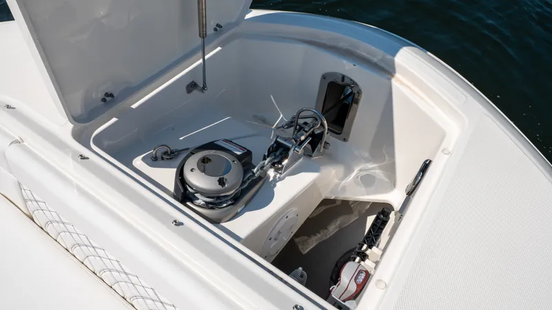 Slide: The Image of Sea Ray Sundancer 370 Outboard 2026 - 83