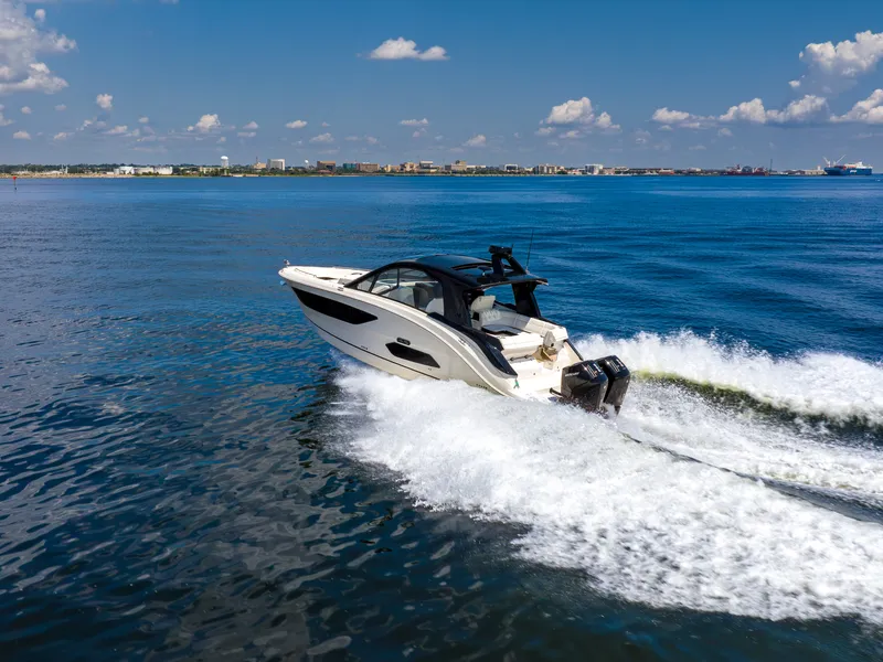 Slide: The Image of Sea Ray Sundancer 370 Outboard 2026 - 6