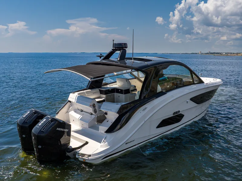 Slide: The Image of Sea Ray Sundancer 370 Outboard 2026 - 21