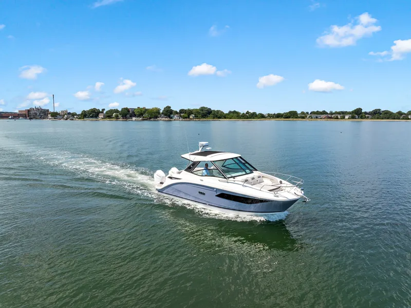 Slide: The Image of Sea Ray Sundancer 320 Outboard 2027 - 1