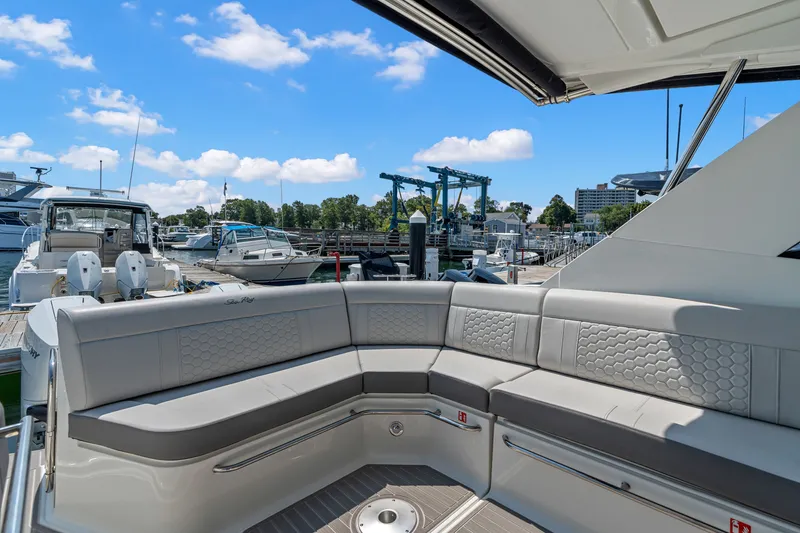 Slide: The Image of Sea Ray Sundancer 320 Outboard 2027 - 9