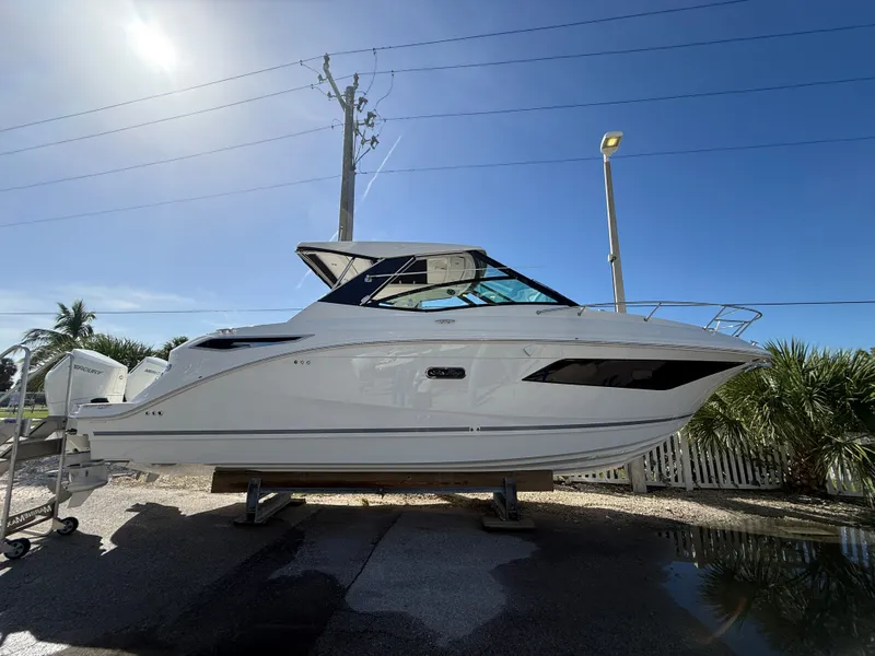 Slide: The Image of Sea Ray Sundancer 320 Outboard 2027 - 0
