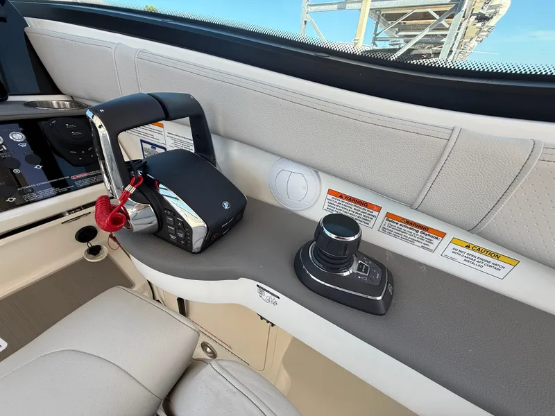 Slide: The Image of Sea Ray Sundancer 320 Outboard 2027 - 12