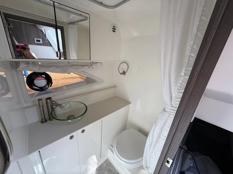 Slide: The Image of Sea Ray Sundancer 320 Outboard 2027 - 19