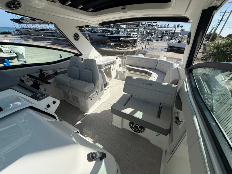 Slide: The Image of Sea Ray Sundancer 320 Outboard 2027 - 7