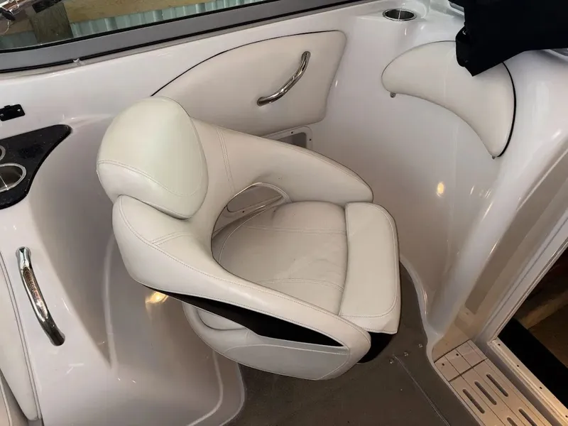 Slide: The Image of Crownline Boats 275 CCR 2008 - 10