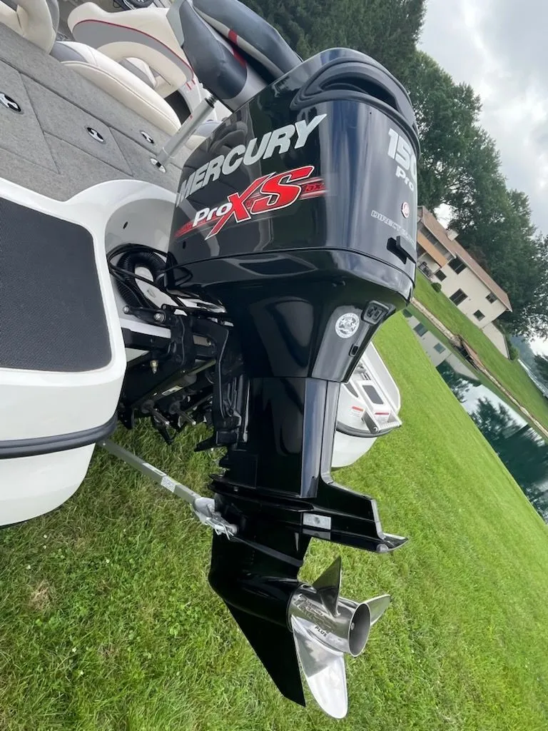 Slide: The Image of 2015 Nitro Z-7 Sport with Mercury Pro XS engine - 22