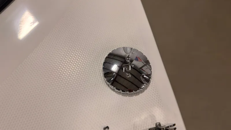 Slide: The Image of Sea Ray SDX 230 2026 - 61