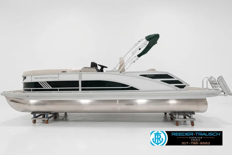 The Image of 2027 Bennington 24 MSB pontoon boat on display, side view with canopy. - 1