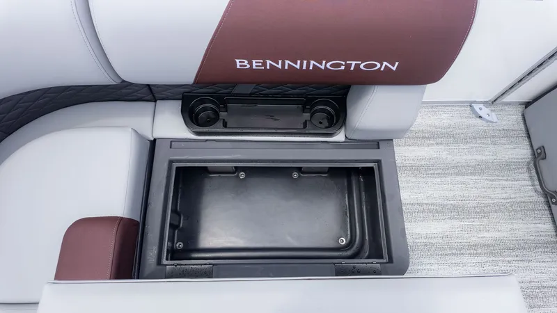 Slide: The Image of Bennington 21 S Fish and Cruise 2026: Seat with integrated storage and cup holders. - 6