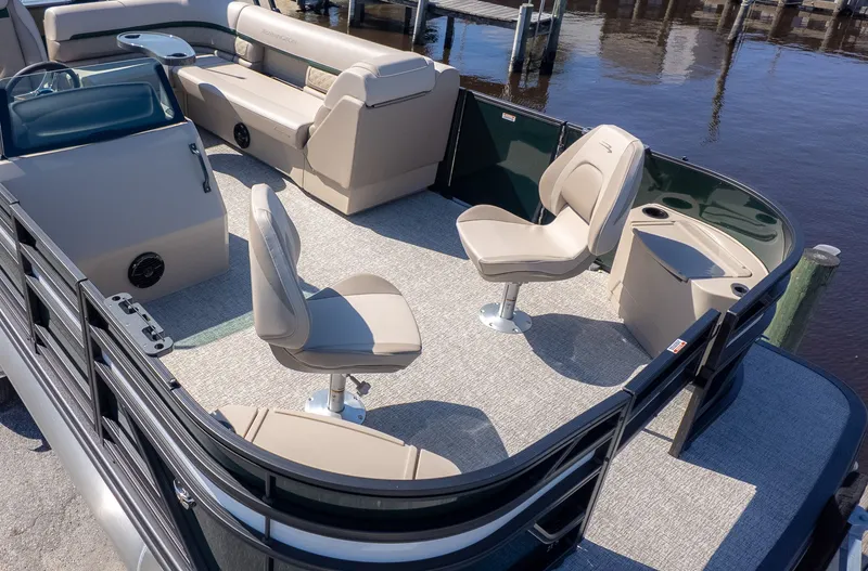 Slide: The Image of Bennington 21 S Fishing 2026: Spacious deck with comfortable seating, ideal for fishing. - 10