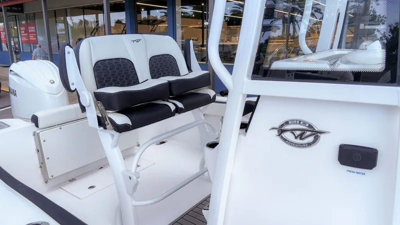 Slide: The Image of Tidewater 210 CC Adventure 2027 - 7