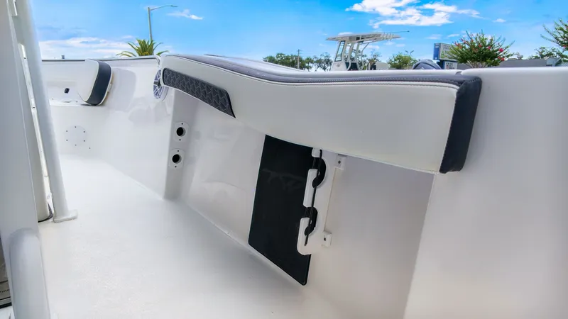 Slide: The Image of Tidewater 210 CC Adventure 2027 - 11