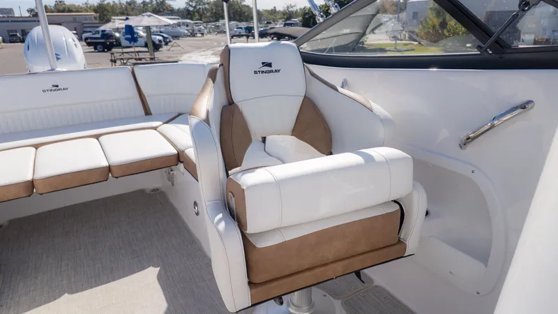 Slide: The Image of Stingray 231 DC 2026: Luxurious interior with cushioned seating and modern design. - 14