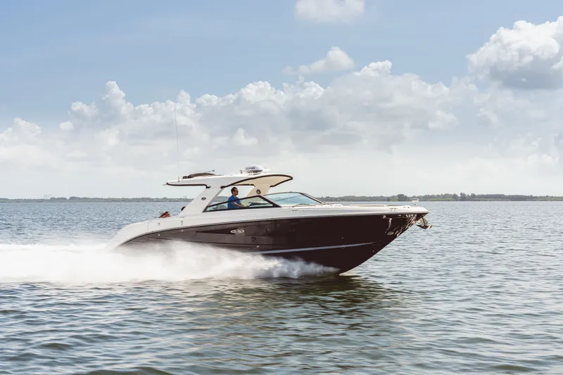 Slide: The Image of Sea Ray SLX 400 2026 - 1