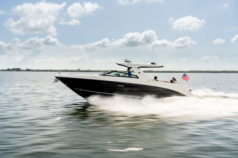 Slide: The Image of Sea Ray SLX 400 2026 - 64