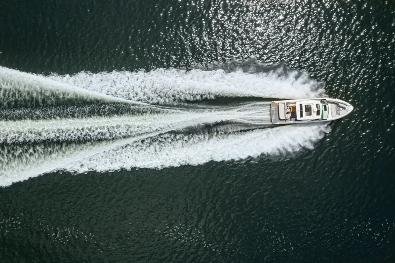 Slide: The Image of Sea Ray SLX 400 2026 - 6