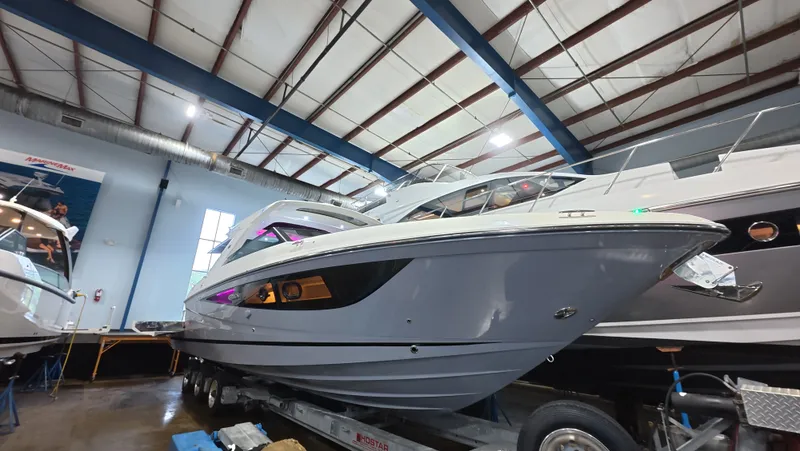 Slide: The Image of Sea Ray SLX 400 Outboard 2026 - 2
