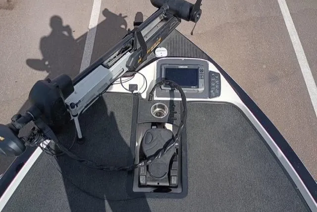 Slide: The Image of 2017 Ranger Z521 Comanche boat deck with trolling motor and navigation system. - 7