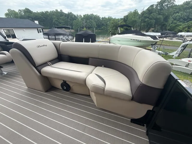 Slide: The Image of Bentley Pontoons Legacy 223 Swingback 2027 - 2
