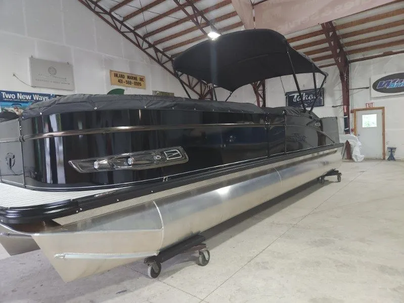 Slide: The Image of Tahoe Cascade - 25 FT Elite 2024 - 4