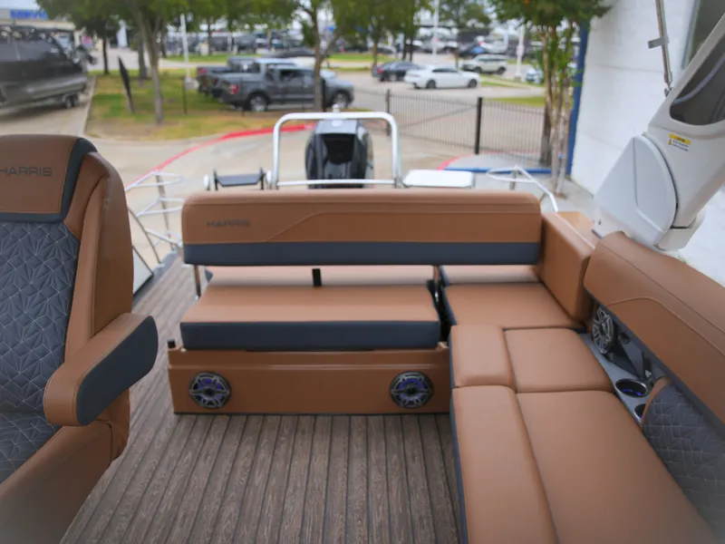 Slide: The Image of Harris Grand Mariner 250 2027 - 13