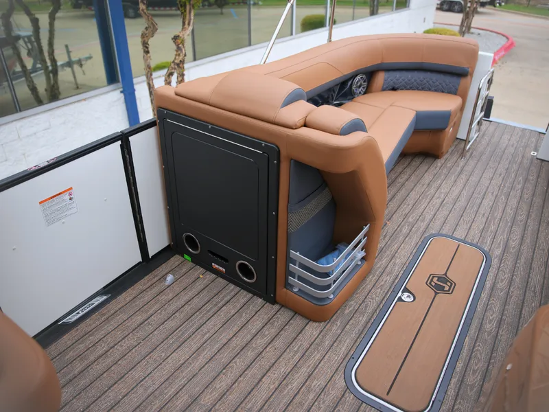 Slide: The Image of Harris Grand Mariner 250 2027 - 26
