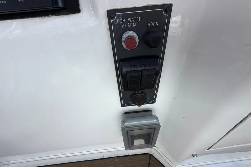Slide: The Image of Control panel on 2005 Ocean Alexander 48 Altus yacht with high water alarm and horn. - 70