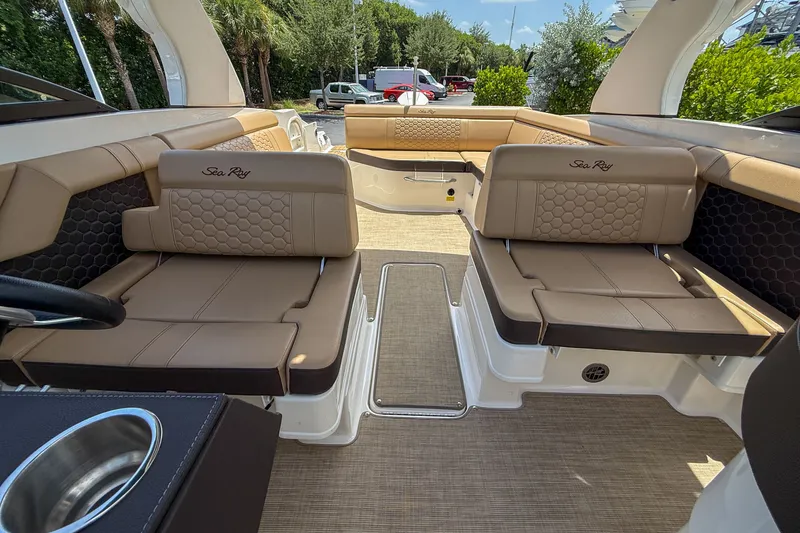 Slide: The Image of Sea Ray SDX 270 Outboard 2019 - 14