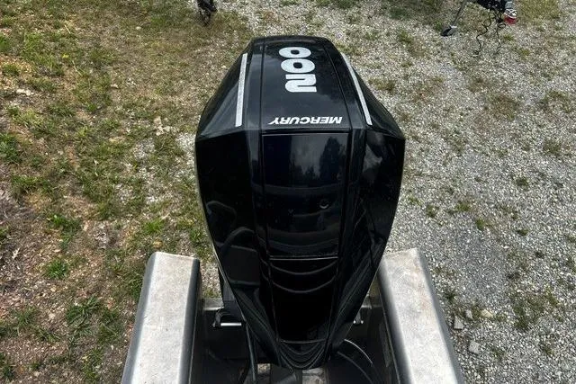 Slide: The Image of Mercury 200 outboard motor on 2020 Sun Tracker SportFish 22 XP3 boat. - 11